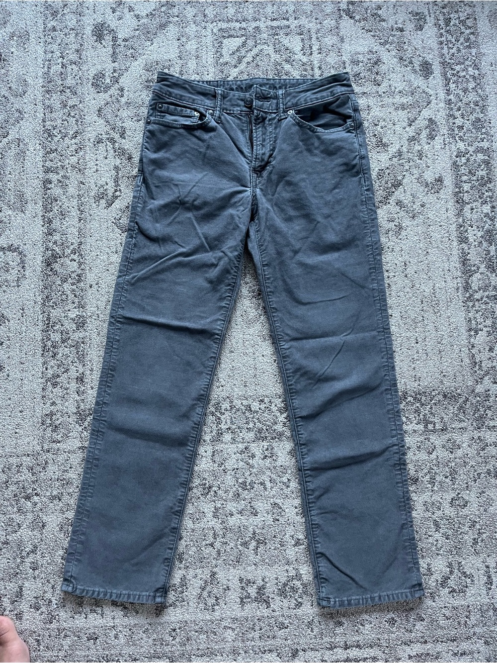 American Eagle men’s straight leg corduroy pants